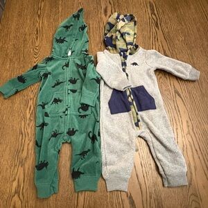 2 Carter's Size 6 Months Hooded Zip Up Fleece Romper Jumpsuits, Dinos And Camo